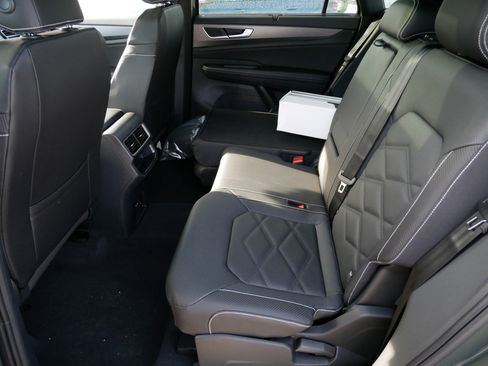 New 2026 Volkswagen Atlas Cross Sport SE AWD/4WD image 4