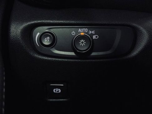 Used 2025 Chevrolet Blazer LT image 28