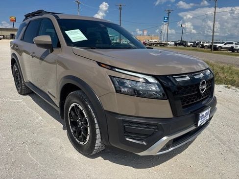Used 2023 Nissan Pathfinder Rock Creek AWD/4WD image 8