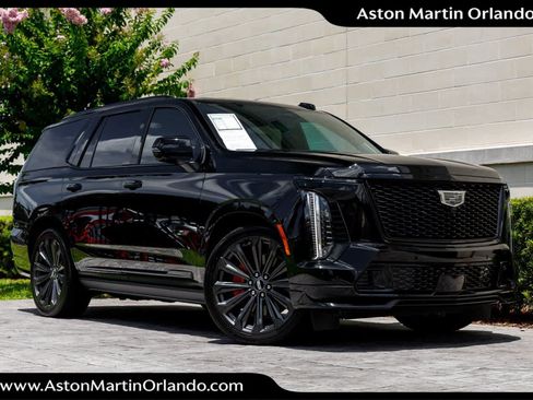 Used 2025 Cadillac Escalade V AWD/4WD image 13