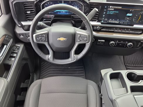 Used 2026 Chevrolet Silverado 2500 LT AWD/4WD image 11