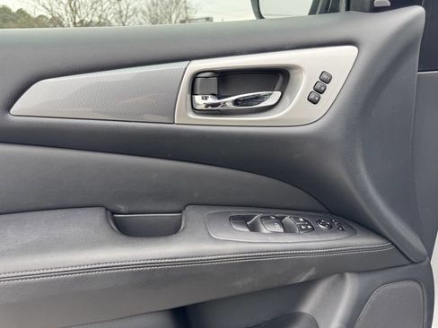 Used 2018 Nissan Pathfinder SL w/ SL Premium Package image 15
