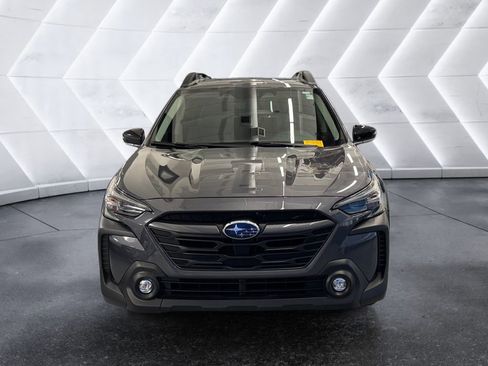 Used 2025 Subaru Outback Premium image 2