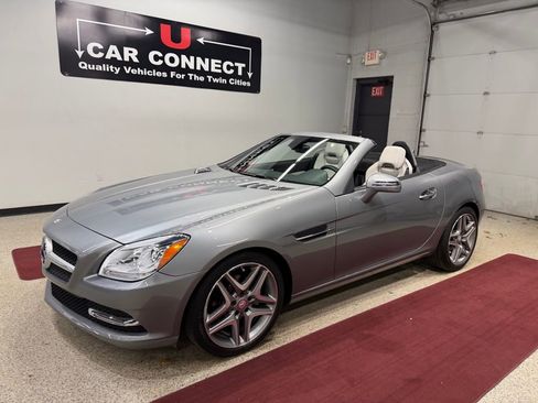 Used 2013 Mercedes-Benz SLK 250 image 2