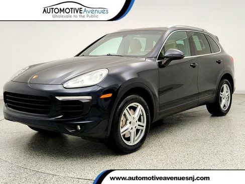 Used 2017 Porsche Cayenne S w/ Premium Package AWD/4WD image 1