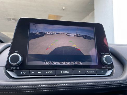 Used 2025 Nissan Rogue SV image 25