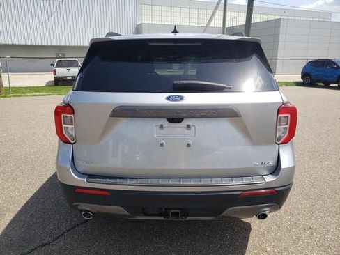 Used 2023 Ford Explorer XLT w/ Equipment Group 202A AWD/4WD image 5