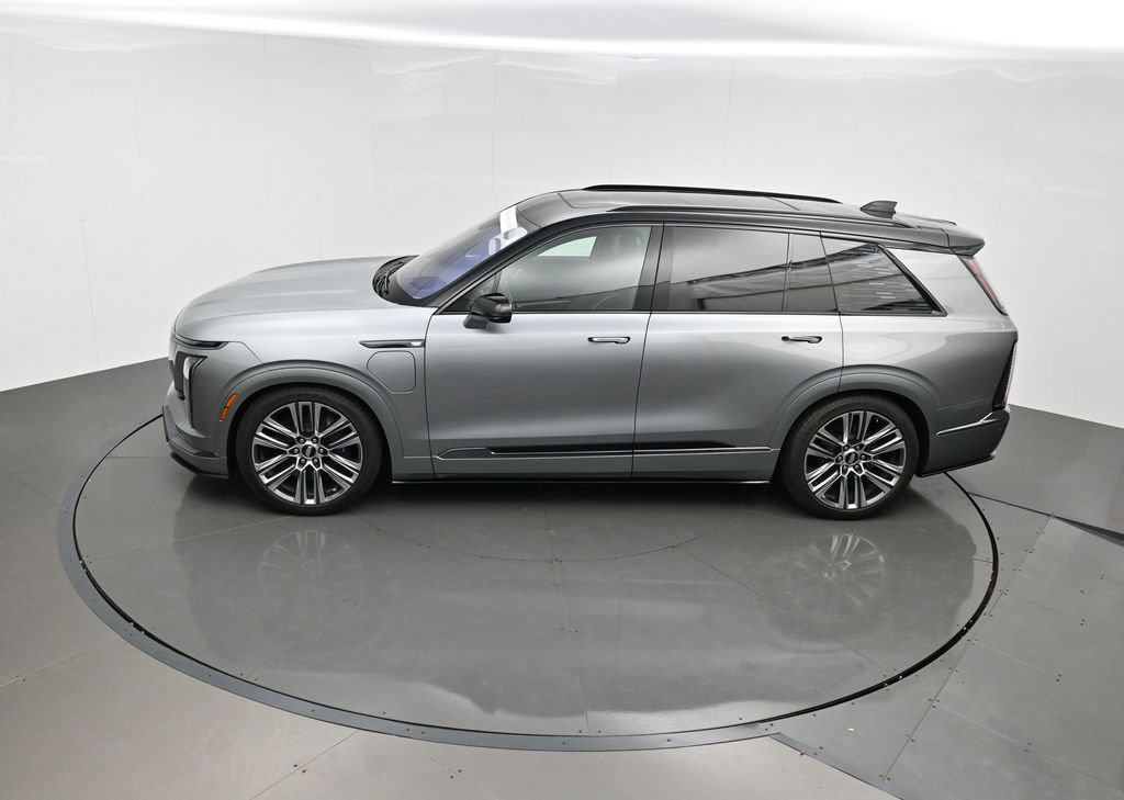 Used 2026 Cadillac Vistiq Platinum AWD/4WD image 39