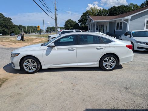 Used 2018 Honda Accord LX image 4