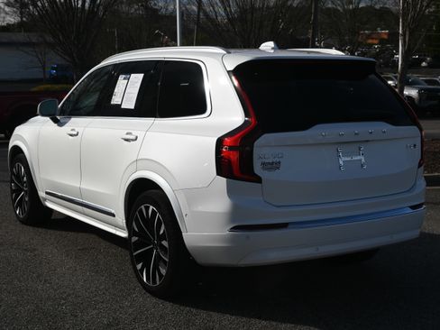 Used 2025 Volvo XC90 B6 Plus image 10