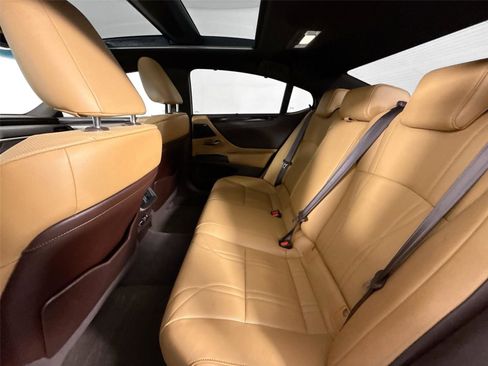 Used 2020 Lexus ES 350 Ultra Luxury w/ Accessory Package 2 FWD image 34