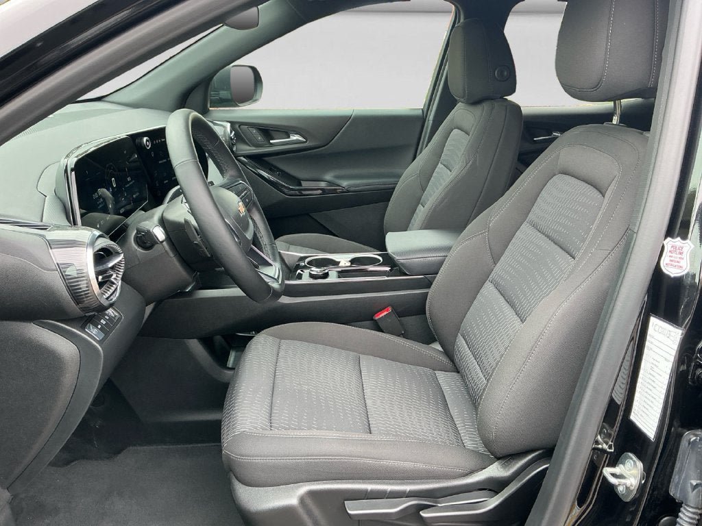 Used 2026 Chevrolet Equinox LT AWD/4WD image 10