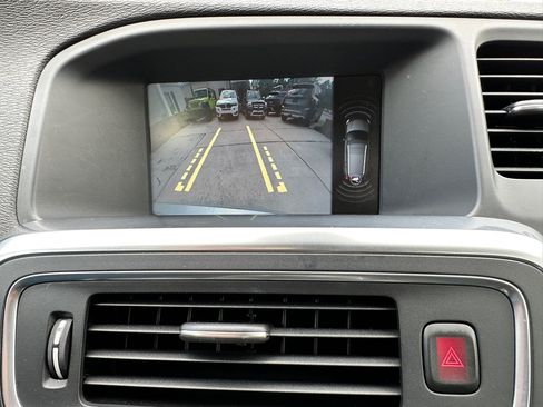 Used 2015 Volvo V60 T5 Platinum image 34