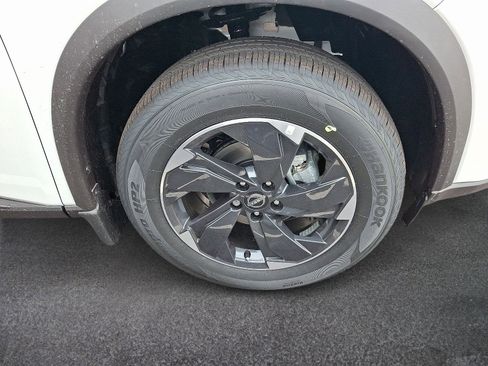 New 2026 Nissan Rogue SV w/ SV Premium Package AWD/4WD image 4