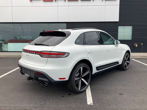 Used 2025 Porsche Macan image 12