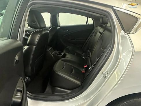 Used 2017 Chevrolet Volt LT w/ Comfort Package image 12