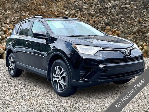 Used 2017 Toyota RAV4 LE w/ Carpet Mat Package AWD/4WD image 9