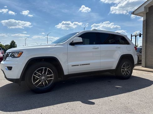 Used 2018 Jeep Grand Cherokee Laredo RWD image 2