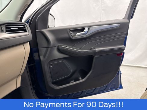 Certified 2022 Ford Escape Titanium w/ Class II Trailer Tow Package image 22