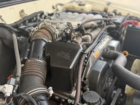 Used 2001 Toyota 4Runner SR5 image 96