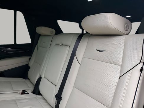 Used 2023 Cadillac Escalade Sport w/ LPO, ONYX Package image 19