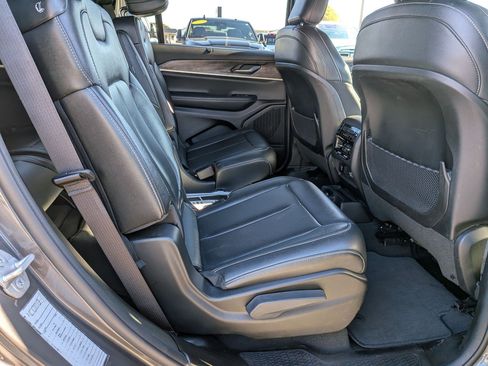 Used 2024 Jeep Grand Cherokee L Limited w/ Luxury Tech Group II image 36