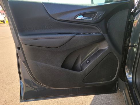 Used 2022 Chevrolet Equinox RS image 8