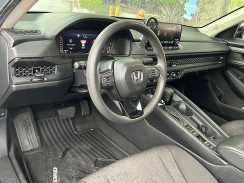 Used 2025 Honda Accord SE image 17