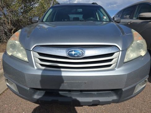 Used 2011 Subaru Outback 2.5i Premium AWD/4WD image 2