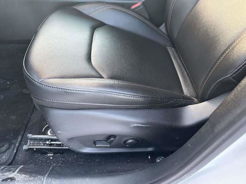 Used 2024 Jeep Compass Limited image 19