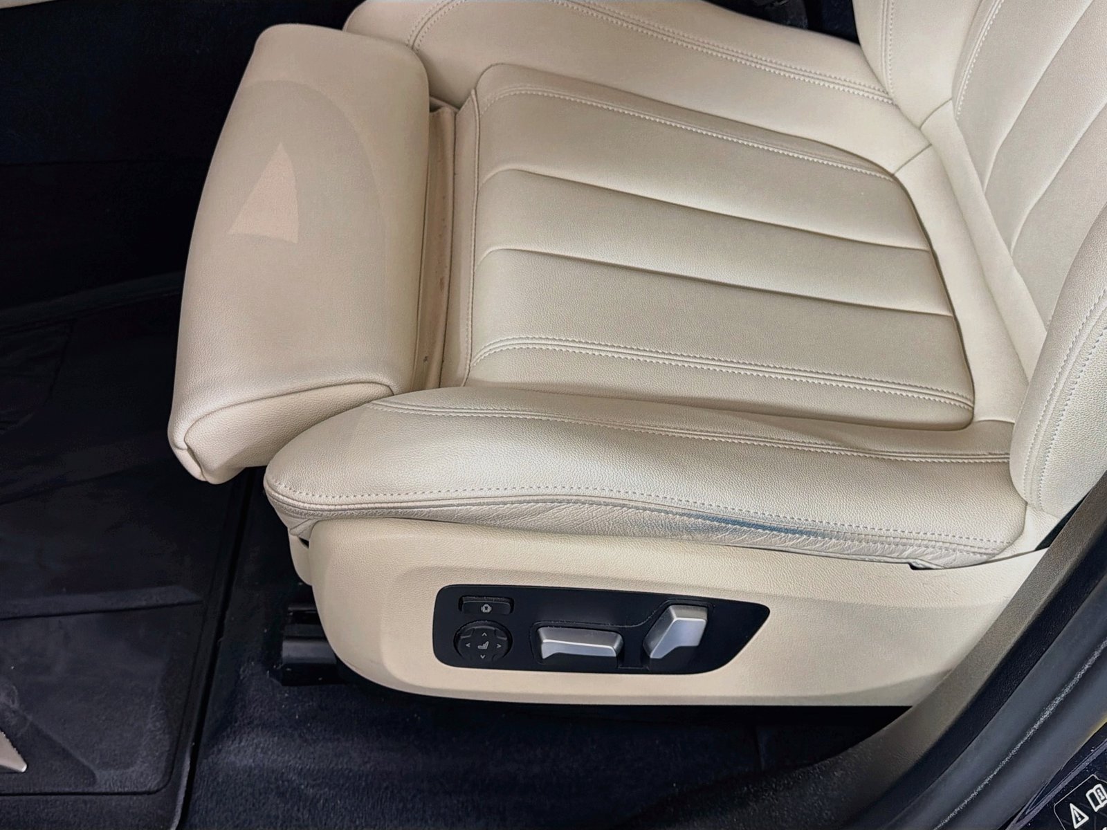 Used 2022 BMW X5 xDrive40i w/ Premium Package AWD/4WD image 23