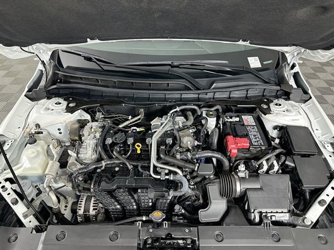 Used 2025 Nissan Altima 2.5 SV FWD image 31