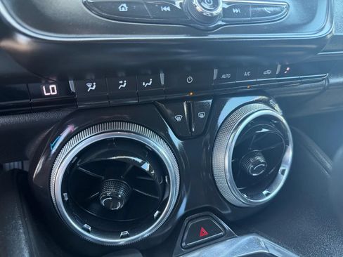 Used 2017 Chevrolet Camaro LT RWD image 21