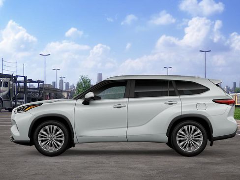 New 2026 Toyota Highlander Platinum image 4