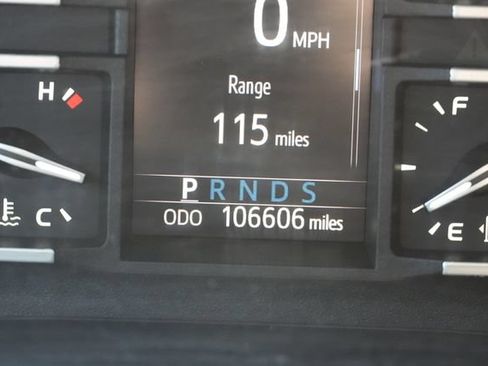 Used 2021 Toyota Tundra Limited w/ Limited Premium Package AWD/4WD image 33