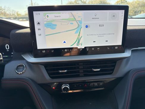 Used 2025 Ford Explorer ST-Line w/ ST-Line Street Pack image 14