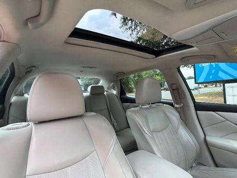 Used 2016 INFINITI Q70 L 3.7 w/ Deluxe Touring Package RWD image 27