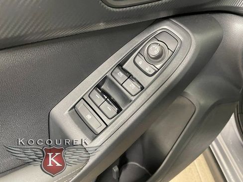 Used 2025 Subaru Crosstrek 2.0i Premium image 19