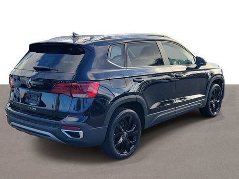 Certified 2023 Volkswagen Taos SE w/ Panoramic Sunroof Package FWD image 4