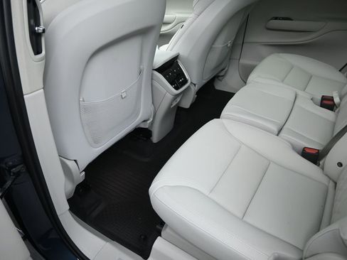 New 2025 Volvo EX90 Plus w/ Protection Package Premier image 13