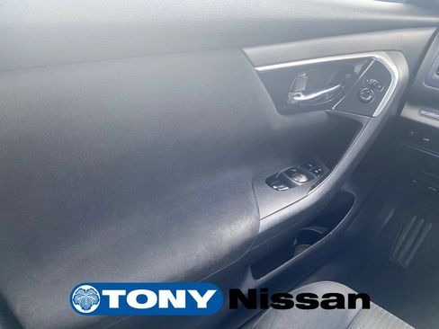 Used 2014 Nissan Altima 2.5 SV w/ Convenience Package FWD image 13