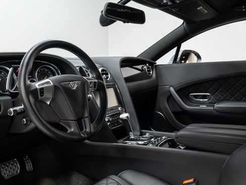 Used 2017 Bentley Continental GT image 8