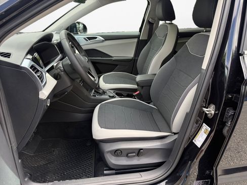 New 2026 Volkswagen Taos SE AWD/4WD image 9