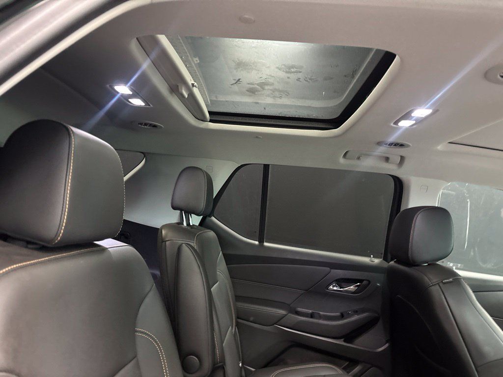 Used 2021 Chevrolet Traverse Premier AWD/4WD image 17