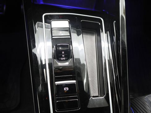 Used 2024 Volkswagen Golf R image 41