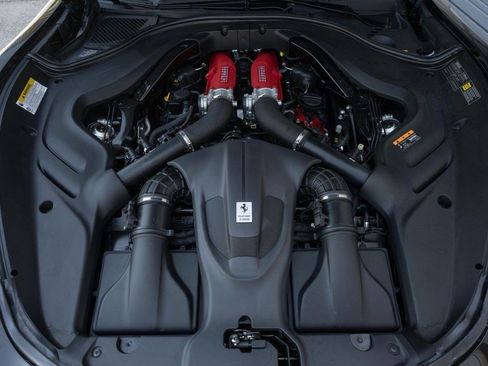 Used 2025 Ferrari Roma Spider RWD image 13