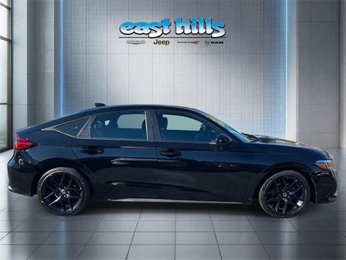 Used 2023 Honda Civic Sport image 2