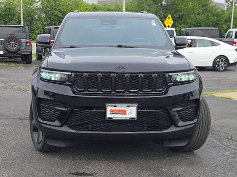 Certified 2024 Jeep Grand Cherokee Altitude AWD/4WD image 17