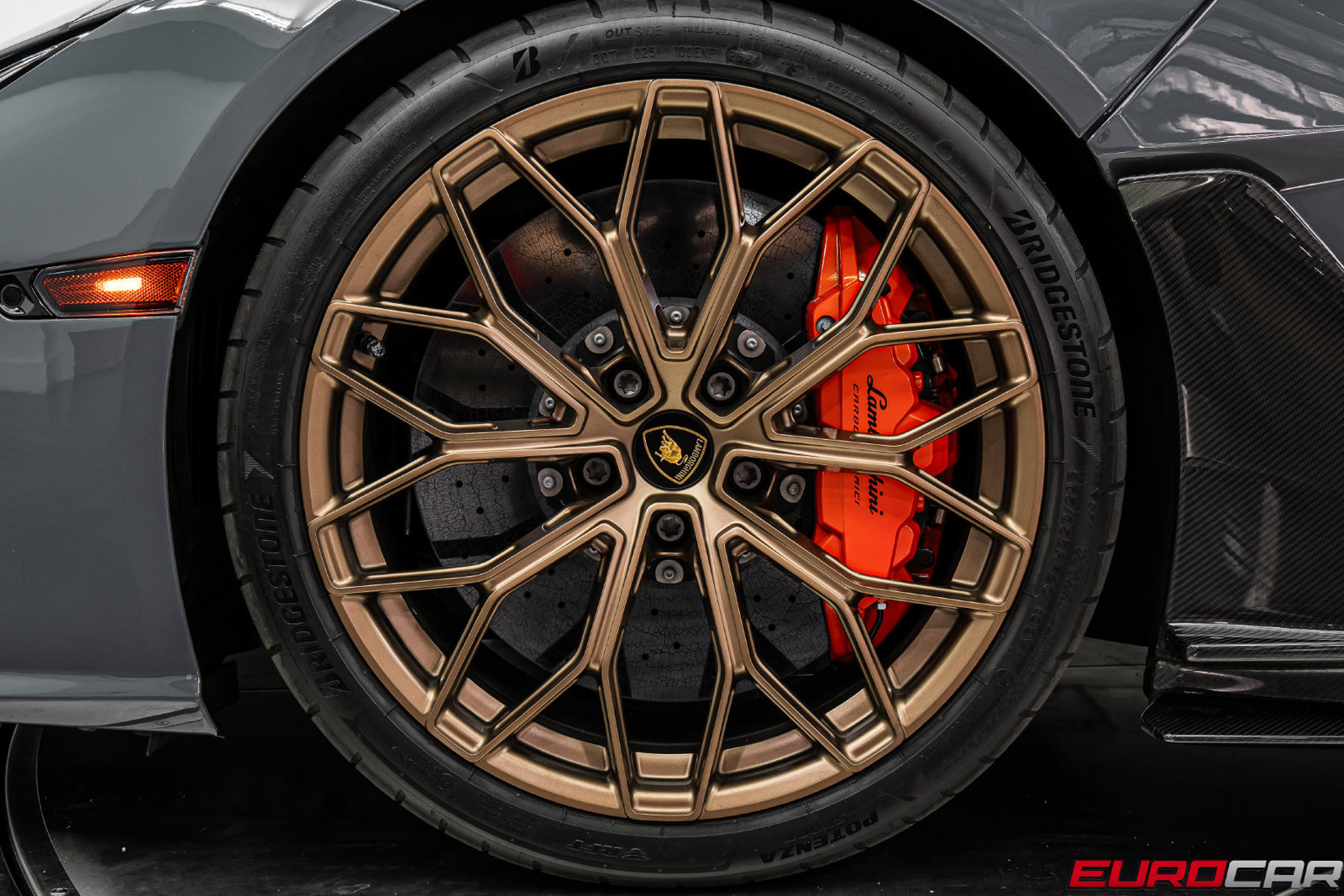 Used 2025 Lamborghini Revuelto AWD/4WD image 28