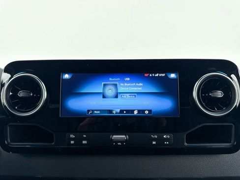 Used 2024 Mercedes-Benz Sprinter 2500 image 44